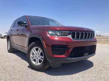Used 2023 Jeep Grand Cherokee Laredo