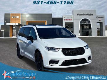 2024 Chrysler Pacifica Limited in a Bright White Clear Coat exterior color. Stan McNabb Chrysler Dodge Jeep Ram FIAT 931-408-9662 