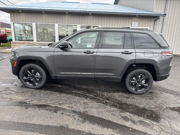 New 2025 Jeep Grand Cherokee Altitude X 4x4