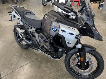 2025 BMW R 1300 GS Adventure TRIPLE BLACK - BLACK STORM METALLIC 