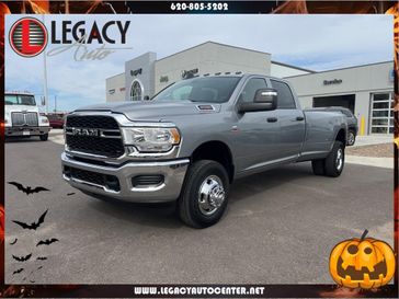 2024 RAM 3500 Tradesman Crew Cab 4x4 8' Box