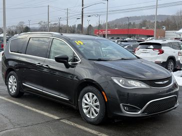 Used 2019 Chrysler Pacifica Touring L