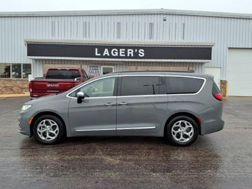 Used 2023 Chrysler Pacifica Limited