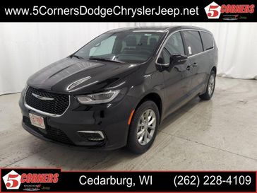 New 2026 Chrysler Pacifica Limited Awd