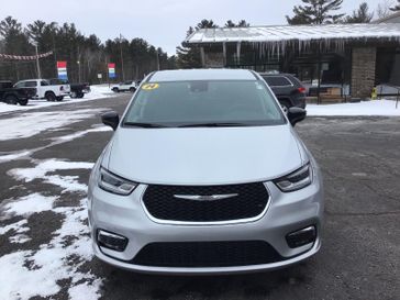 Used 2024 Chrysler Pacifica Touring L