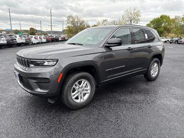 New 2025 Jeep Grand Cherokee Laredo 4x4