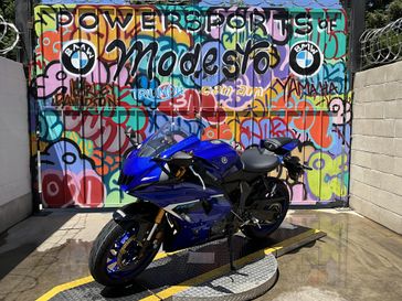 Team Yamaha Blue