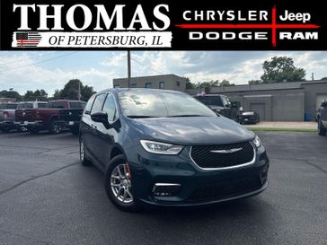 Used 2025 Chrysler Pacifica Select