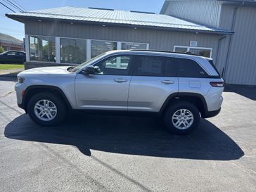 2025 Jeep Grand Cherokee Laredo 4x4