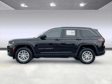 New 2025 Jeep Grand Cherokee Laredo X 4x2