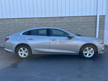 2024 Chevrolet Malibu LT in a Sterling Gray Metallic exterior color and Jet Blackinterior. Wilmington Auto Center Chrysler Dodge Jeep Ram (937) 556-6430 wilmingtonautocentercdjr.com 