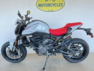 2024 Ducati MONSTER PLUS 