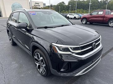 Used 2023 Volkswagen Taos SEL 4MOTION *Ltd Avail*