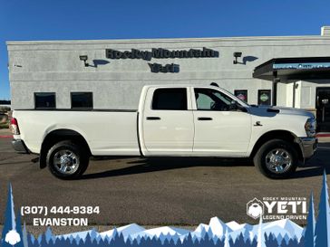 2022 RAM 3500 Tradesman 4x4 Crew Cab 8 Box