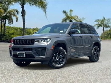 New 2026 Jeep Grand Cherokee Laredo Altitude 4x2