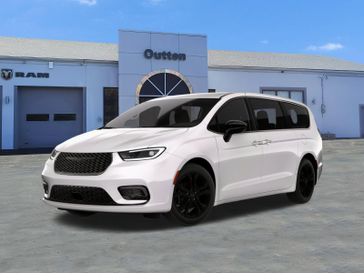 New 2026 Chrysler Pacifica Select