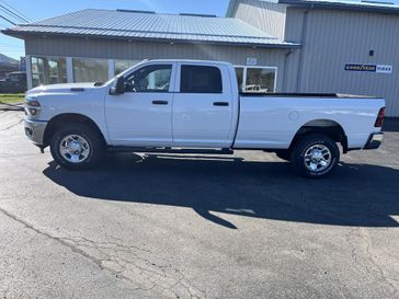 New 2026 RAM 2500 Tradesman Crew Cab 4x4 8' Box