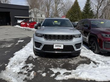 New 2026 Jeep Grand Cherokee Laredo X 4x4