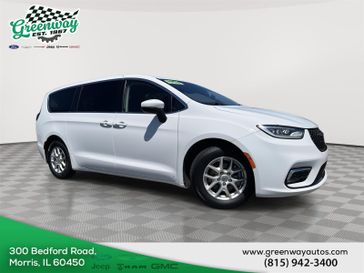Used 2023 Chrysler Pacifica Touring L