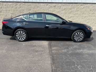 Used 2024 Nissan Altima 2.5 SV
