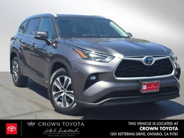 Used 2023 Toyota Highlander Hybrid XLE