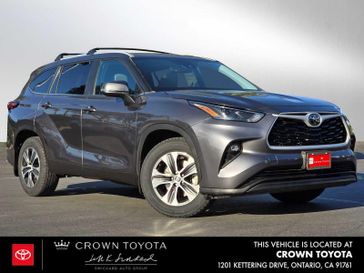 Used 2023 Toyota Highlander XLE