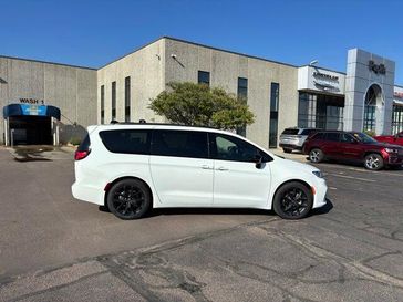 Used 2026 Chrysler Pacifica Limited