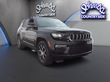 Used 2025 Jeep Grand Cherokee Limited 4X4 w/Luxury Tech II