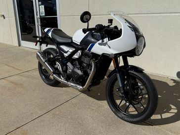 2026 Triumph Thruxton 400