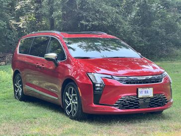 New 2027 Chrysler Pacifica Pinnacle