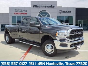 2024 RAM 3500 Tradesman Crew Cab 4x4 8' Box