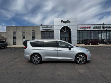 New 2026 Chrysler Pacifica Pinnacle Awd