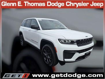 New 2027 Jeep Grand Cherokee Laredo Altitude 4x4