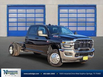New 2026 RAM 3500 Tradesman Crew Cab Chassis 4x4 60' Ca
