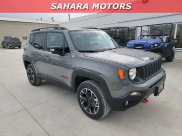 2023 Jeep Renegade Trailhawk 4x4 in a Sting-Gray Clear Coat exterior color and Blackinterior. Sahara Motors Ely LLC 775-251-8145 saharamotorsely.com 