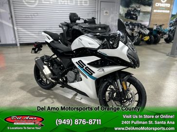 2025 CFMOTO 300SS 