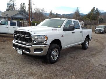 2024 RAM 2500 Tradesman Crew Cab 4x4 6'4' Box