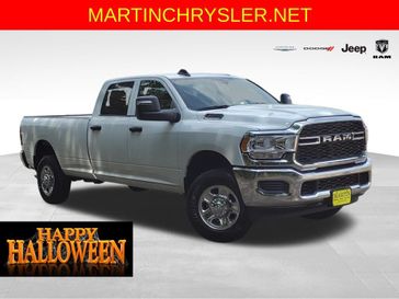 2024 RAM 2500 Tradesman Crew Cab 4x4 8' Box