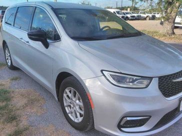 Used 2024 Chrysler Pacifica Touring L