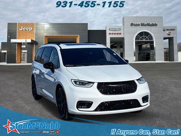 2024 Chrysler Pacifica Limited in a Bright White Clear Coat exterior color and Blackinterior. Stan McNabb Chrysler Dodge Jeep Ram FIAT 931-408-9662 