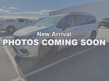 Used 2024 Chrysler Pacifica Hybrid Premium S Appearance Pkg