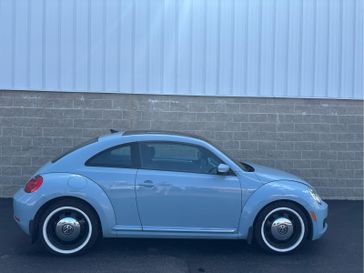 2013 Volkswagen Beetle 2.5L w/Sun