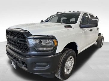 2024 RAM 3500 Tradesman Crew Cab Chassis 4x4 60' Ca