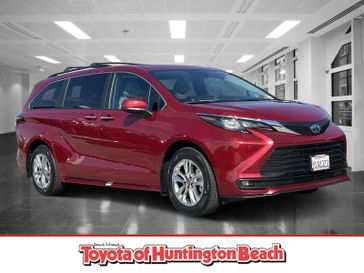 Used 2025 Toyota Sienna XLE