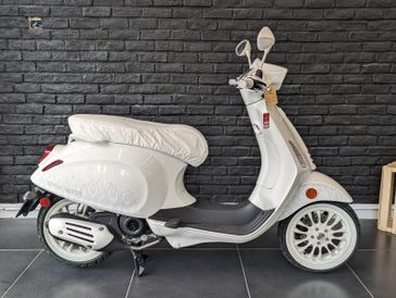 2023 Vespa JUSTIN BIEBER X 150  in a WHITE exterior color. BMW Motorcycles of New Orleans 504-595-6776 motojulia.com 