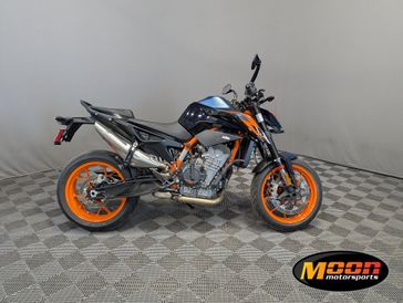 2023 KTM Duke 890 R 