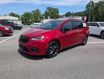 Used 2025 Chrysler Pacifica Limited