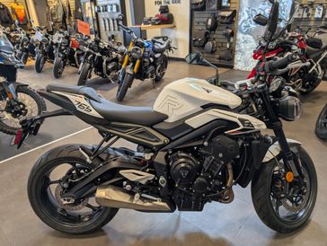 2025 Triumph STREET TRIPLE R 