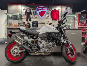 2027 Ducati MONSTER PLUS