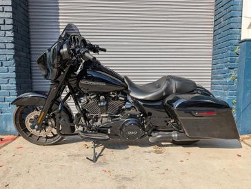 2019 Harley-Davidson STREET GLIDE SPECIAL  in a BLACK exterior color. BMW Motorcycles of New Orleans 504-595-6776 pixelmotiondemo.com 